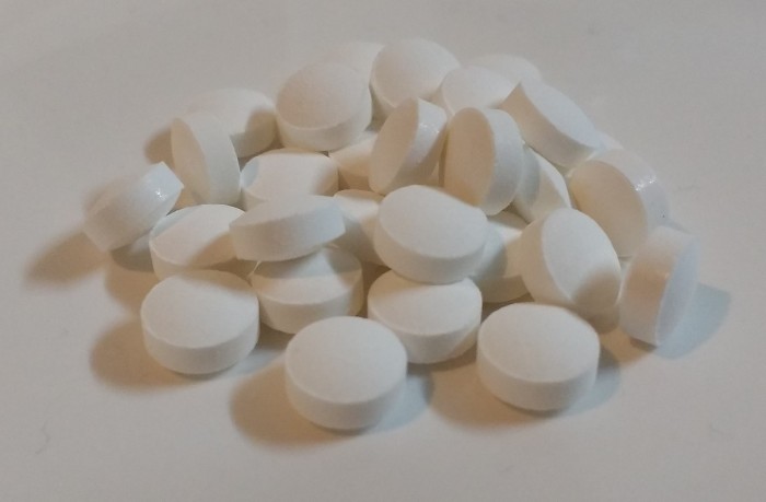1600px-Zinc_pills.jpg