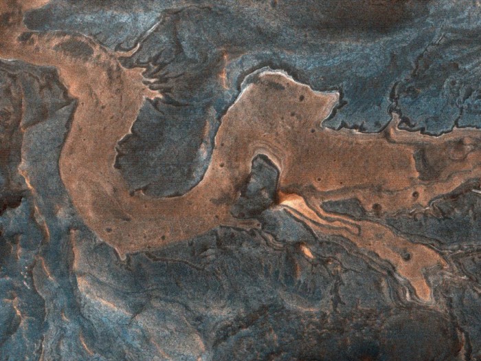 Screenshot_2020-04-14 NASA imagines a whimsical dragon on Mars in a sinuous, scenic canyon.jpg