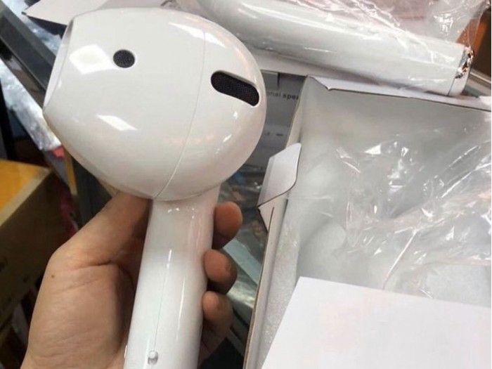 Airpods_171d9195370_large.jpg