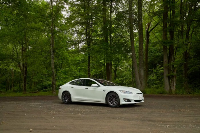 Screenshot_2020-05-12 2019-tesla-model-s-long-range-03 jpg（WEBP 图像，1092x728 像素）.jpg