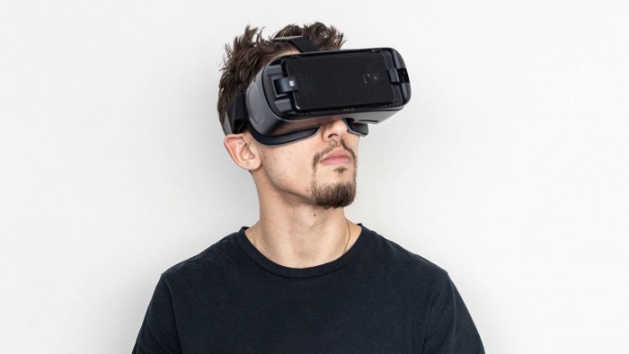 samsung_vr_headset_main_uns-1280x720.jpg