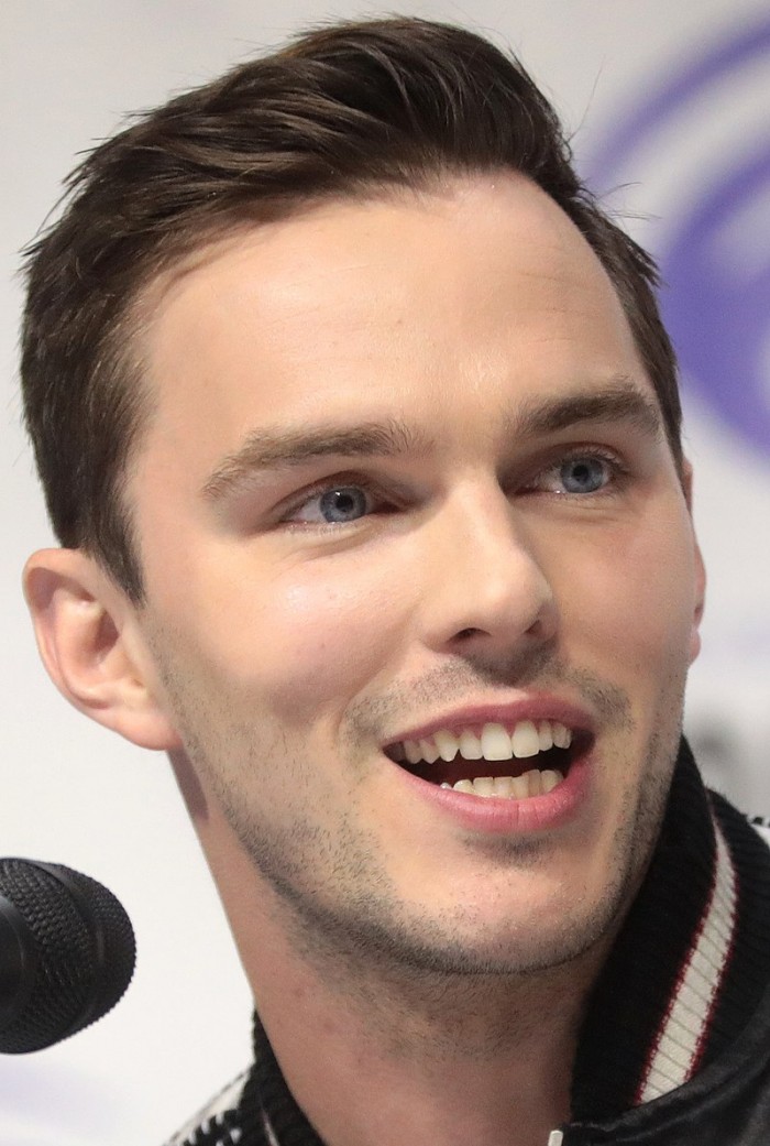 800px-Nicholas_Hoult_(46797398134)_(cropped).jpg