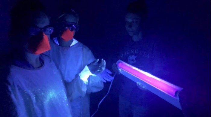 coronavirus-covid-19-black-light-transmission-ppe.jpg