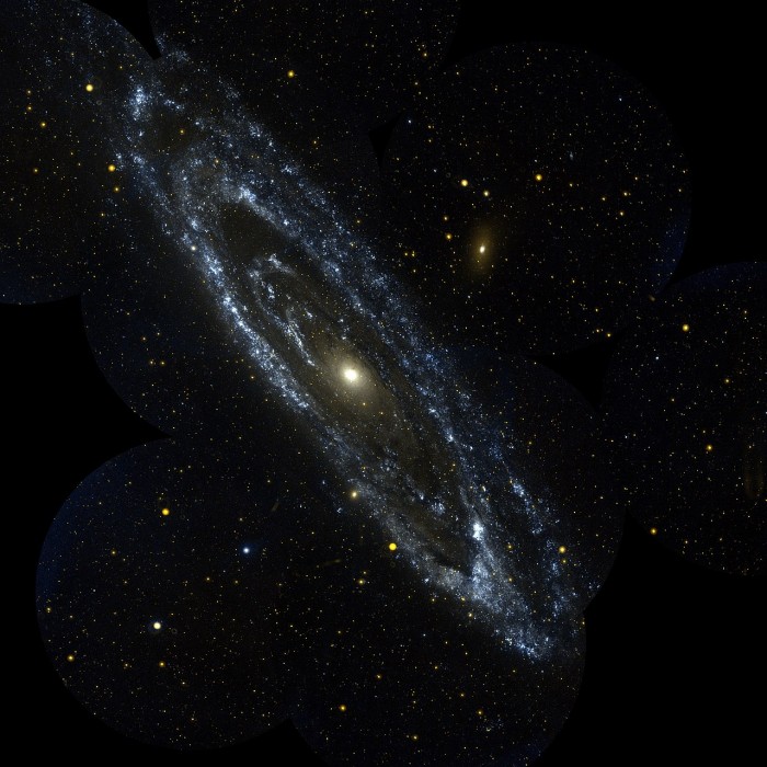 1280px-Andromeda_galaxy.jpg