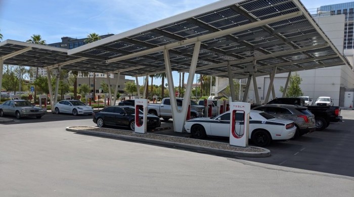 tesla-supercharger-las-vegas-ice-e1591061399479.jpg