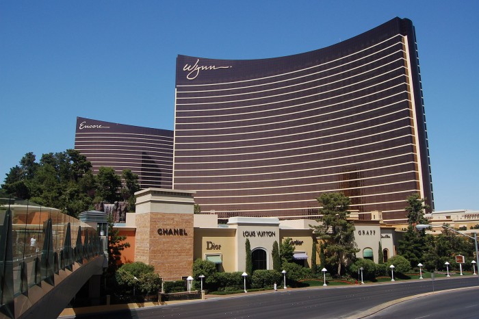 1600px-Wynn_&_Encore,_Las_Vegas_(2596941941).jpg