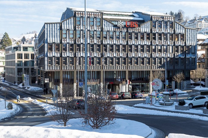 1024px-UBS_in_Herisau.jpg