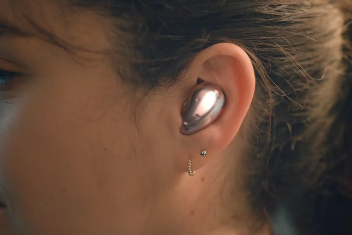 Screenshot_2020-07-18 This is what Samsung’s bean-shaped Galaxy Buds Live will look like in your ears.png