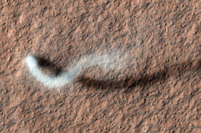 2_towering-dust-devil_pia15116-1041.jpg