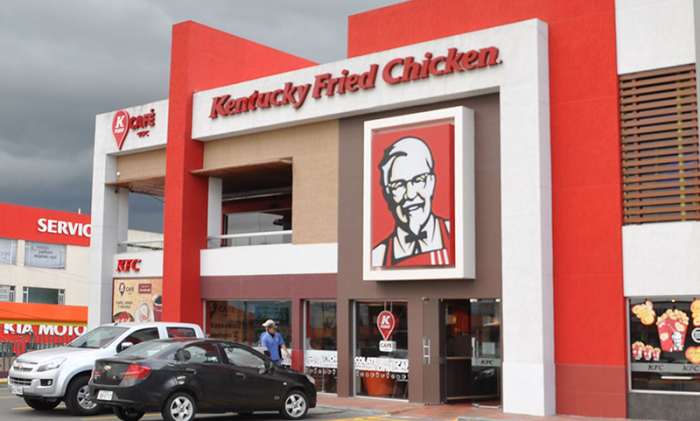 800px-KFC_Cumbayá_(Quito,_Ecuador).png