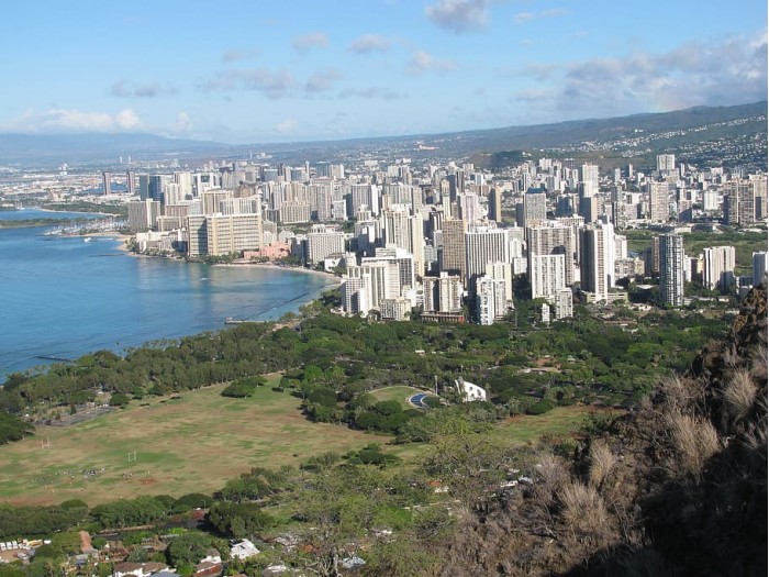 travel-hawaii-beach-city.jpg