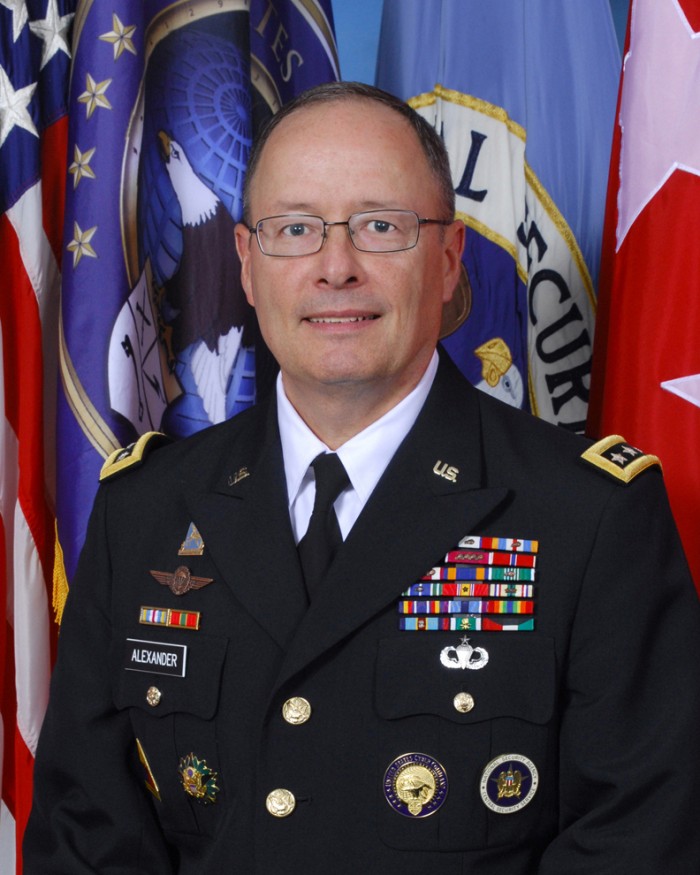 General_Keith_B._Alexander_in_service_uniform.jpg