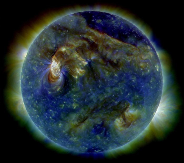 1345px-Sun_-_August_1,_2010.jpg
