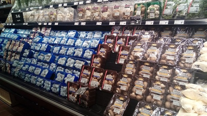 800px-Mushrooms_for_sale_inside_of_the_Jumbo_Foodmarkt,_Groningen_(2019).jpg
