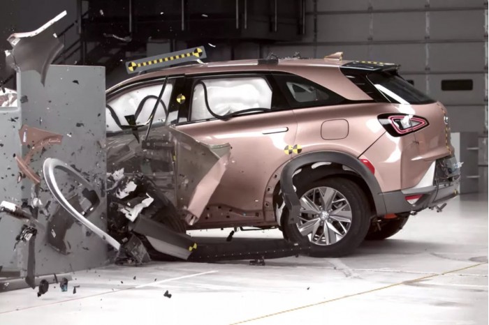 Screenshot_2021-02-25 hyundai-nexo-iihs-promo jpg（WEBP 图像，1500x1000 像素） - 缩放 (63%).jpg