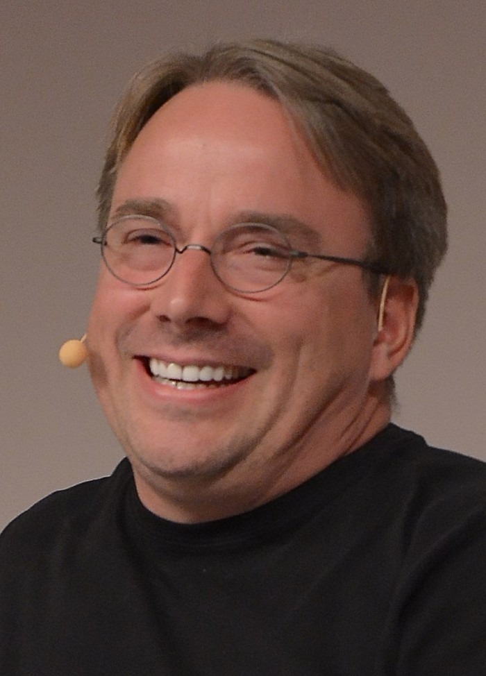 800px-LinuxCon_Europe_Linus_Torvalds_03_(cropped).jpg