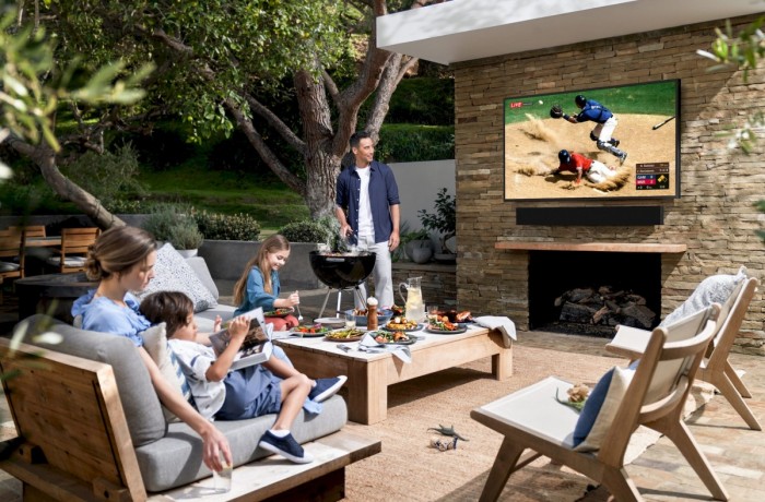 4 The-TerraceSoundbar_Lifestyle.jpg