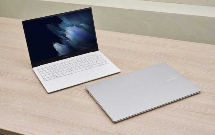 Galaxy_Book_Pro_15in_MysticSilver_13in_MysticSilver_Family_210417090539.jpg