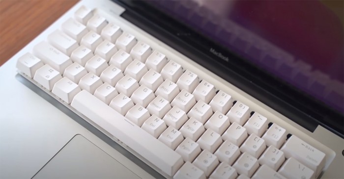 MacBook-Pro-with-mechanical-keyboard-mod.jpg