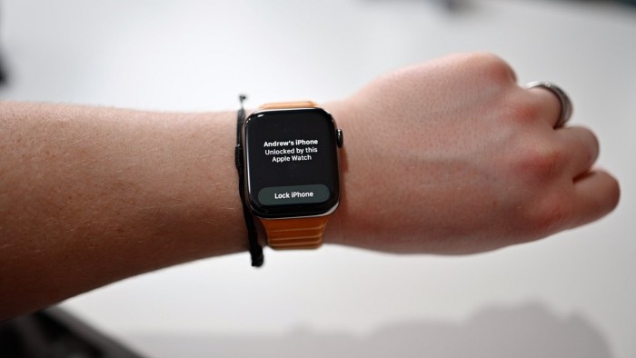 42043-81500-40103-77160-Apple-Watch-Unlocked-xl-xl.jpg