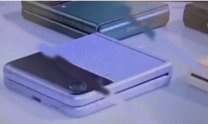 samsung-galaxy-Z-flip-3-7.jpg