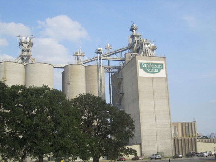 Sanderson_Farms_operation,_near_Franklin,_TX_IMG_2281.JPG