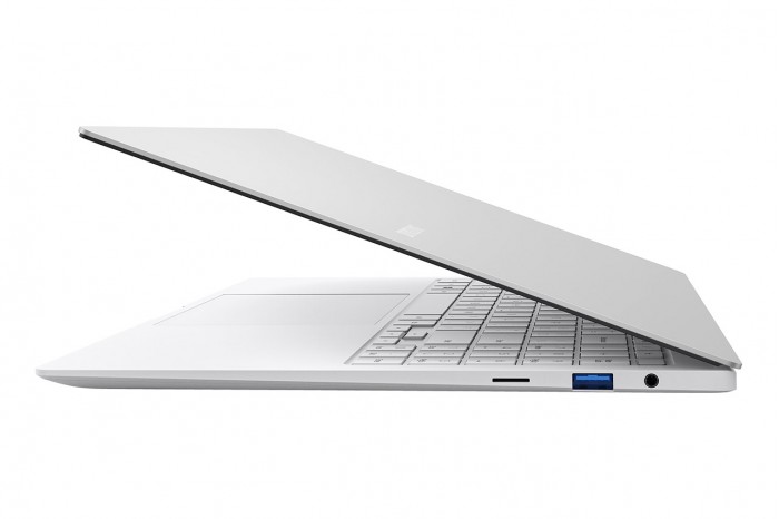 Galaxy-Book-Pro_15_WiFi_Silver_020_Dynamic8_US.jpg