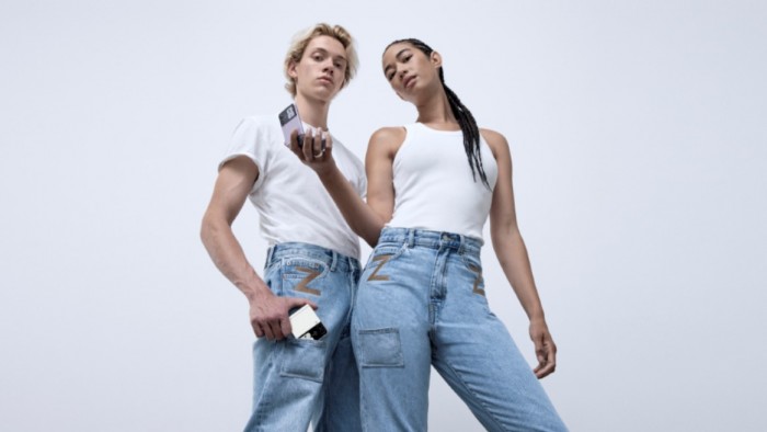 samsung-galaxy-z-flip-3-dr-denim-1.jpg