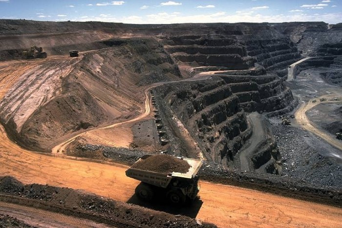Kalgoorlie_open_cast_mine.jpg