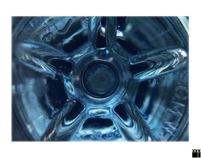 1525px-Bottom_of_a_bottle_plain_Borjomi.jpg