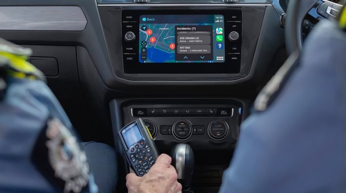 47766-93311-wa-police-carplay-xl.jpg