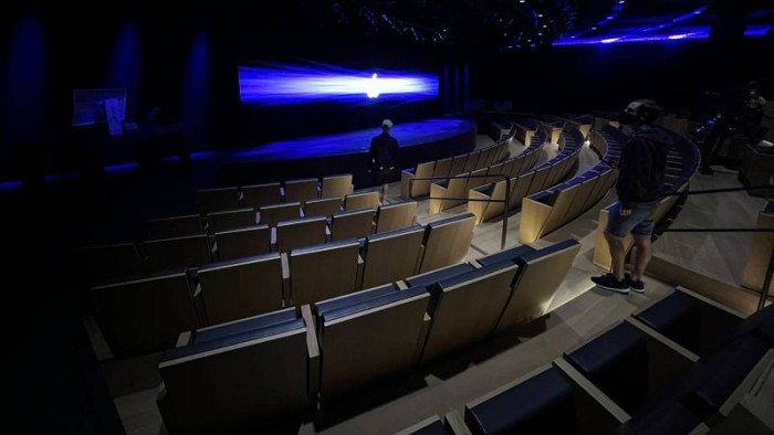 apple-developer-center-stage.jpeg