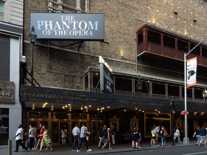 Majestic_Theater_-_The_Phantom_of_the_Opera_(48193458042).jpg