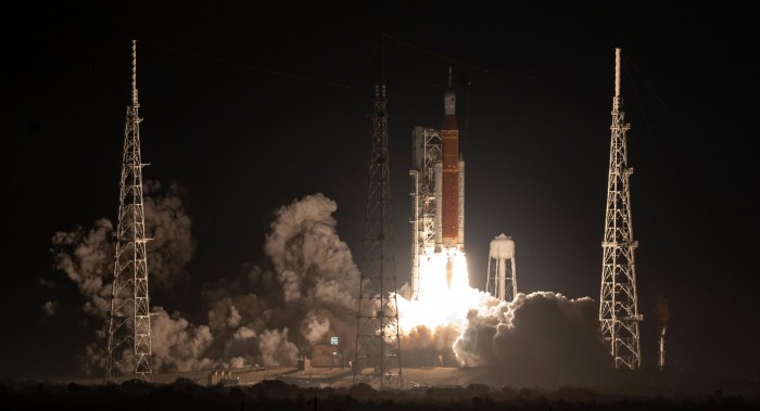 Artemis-I-Flight-Test-Liftoff-scaled.jpg