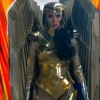 《神奇女侠2》金鹰战甲新剧照曝光 全副武装准备作战