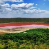 印度知名火山湖突然变粉色 具体原因仍不明朗