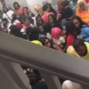为遏制疫情，洛杉矶市长：你轰趴，我断电