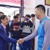 阿里董事长张勇体验全自动取快递 感谢快递员为双十一提速