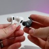 iFixit：AirPods和Beats Fit Pro电池更换几乎不可能，可修复性评分为0