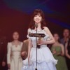 王冰冰获百大UP主最佳新人奖：一袭白裙领奖太美了