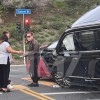 施瓦辛格被拍到出车祸：开GMC SUV撞烂丰田普锐斯前脸