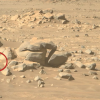 NASA火星探测器图像中的卧姿“外星人”实际上是一块岩石