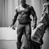 DC《黑亚当》全新幕后照 你见过这么魁梧的法师么？