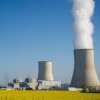 年发电10亿度 全球首个陆上商用小型反应堆上部筒体吊装成功