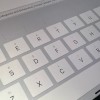 苹果智能手套让用户在iPad屏幕上打字变得更容易更舒适