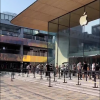 iPhone 14系列今日首发 北京三里屯Apple Store队列实拍