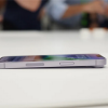 华强北破解美版iPhone 14 Pro：原机中框直接开SIM卡槽
