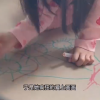 爸爸“抄袭”4岁女儿涂鸦作品走红：最贵的卖了6666元