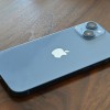 电信运营商渠道销售的iPhone比苹果自建零售体系明显更多