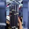 iPhone 15机壳图像展示了黑色的表面处理工艺和侧面的按钮开孔